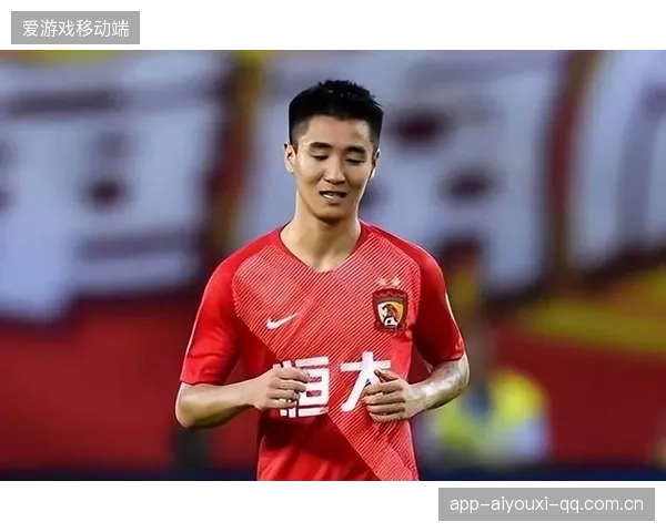 韦世豪进国足集训：从“小将”到“国宝”的坚韧之路
